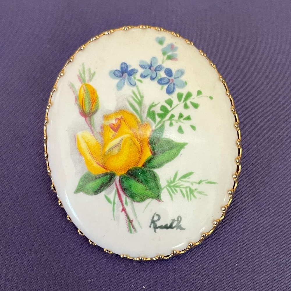 Vintage  Floral Brooch